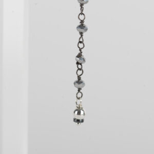 NOU PENDIENTES ROSARIO & CRISTALES DETALLE - GRIS (1).jpg