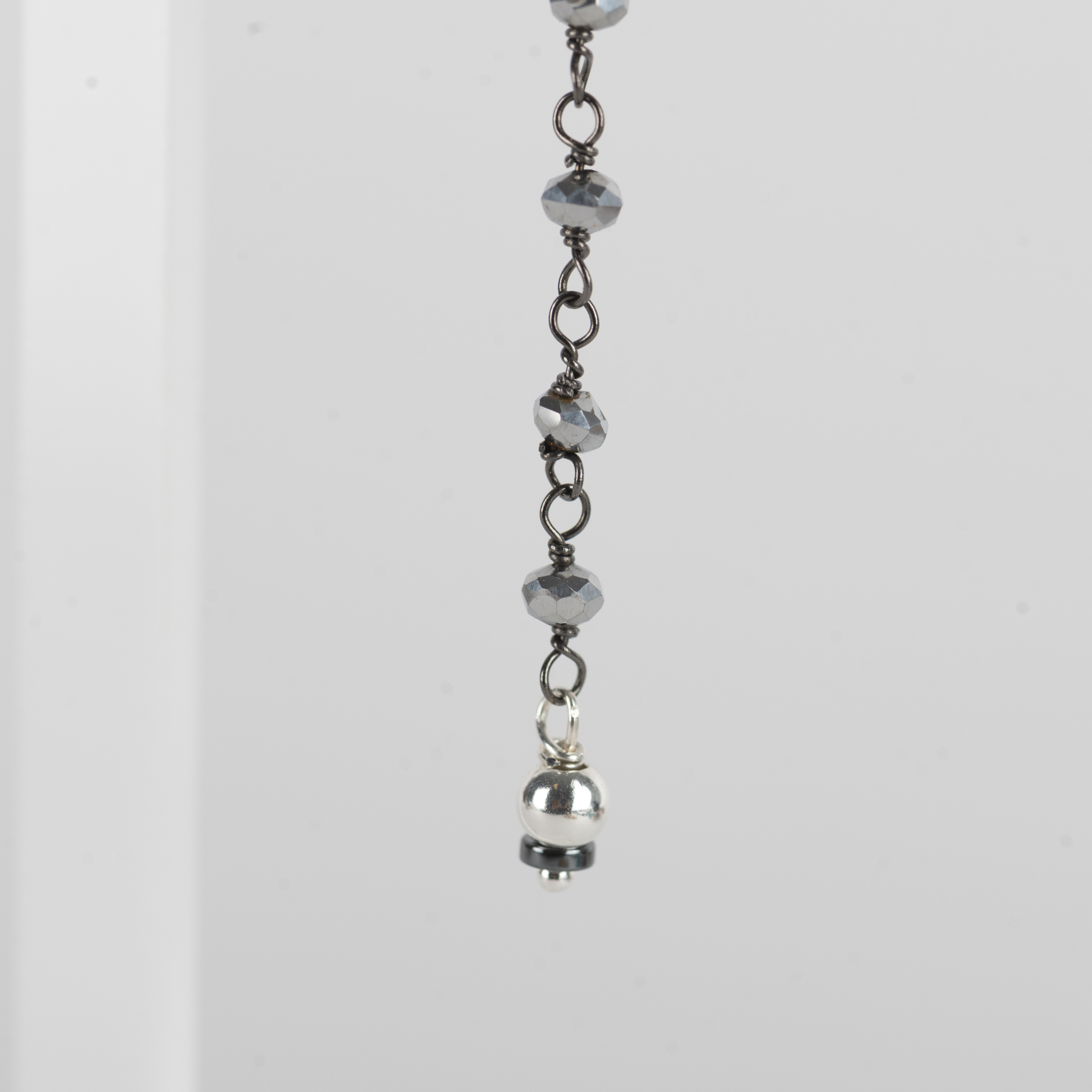 NOU PENDIENTES ROSARIO & CRISTALES DETALLE - GRIS (1).jpg